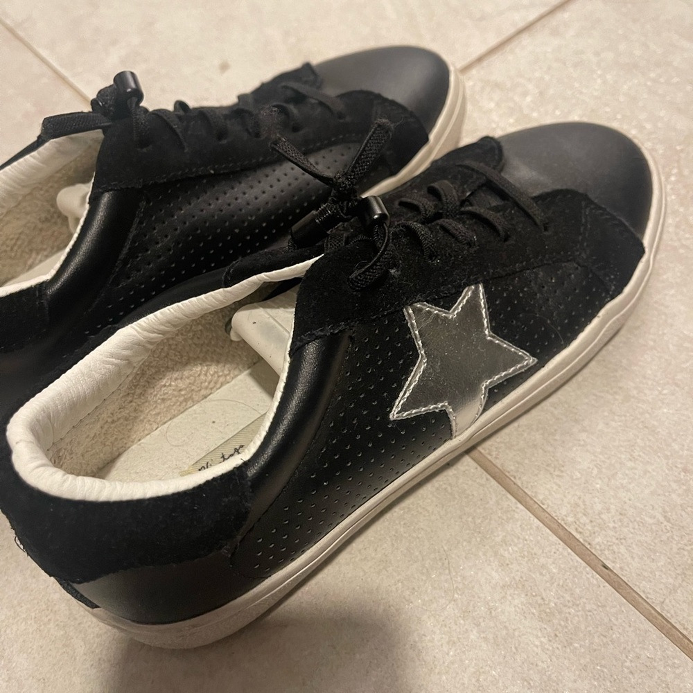 Vintage Havana black sneakers